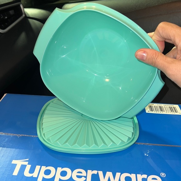 Tupperware Aqua Food Storage Container - Picture 3 of 3